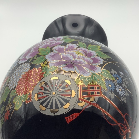 Large Black Two Handled Japanese Vase - Picture 10 of 14
